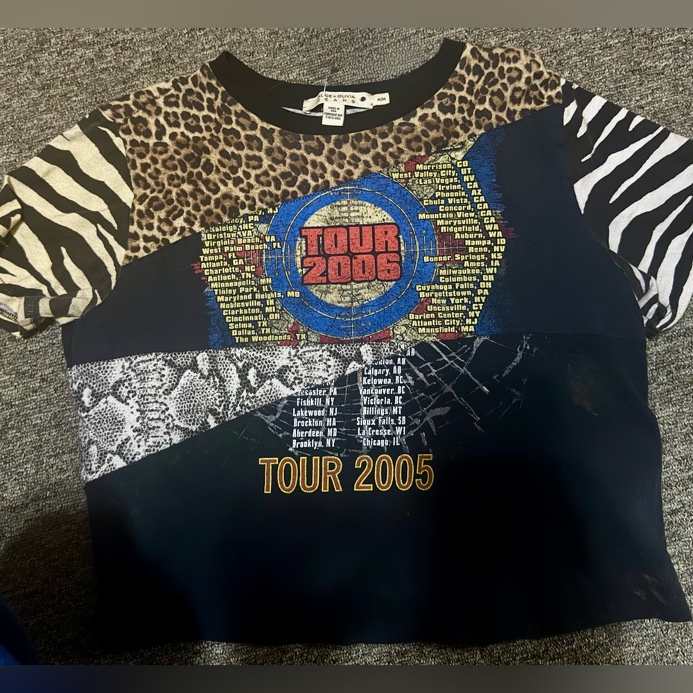 Alice + Olivia Graphic Tee Size M